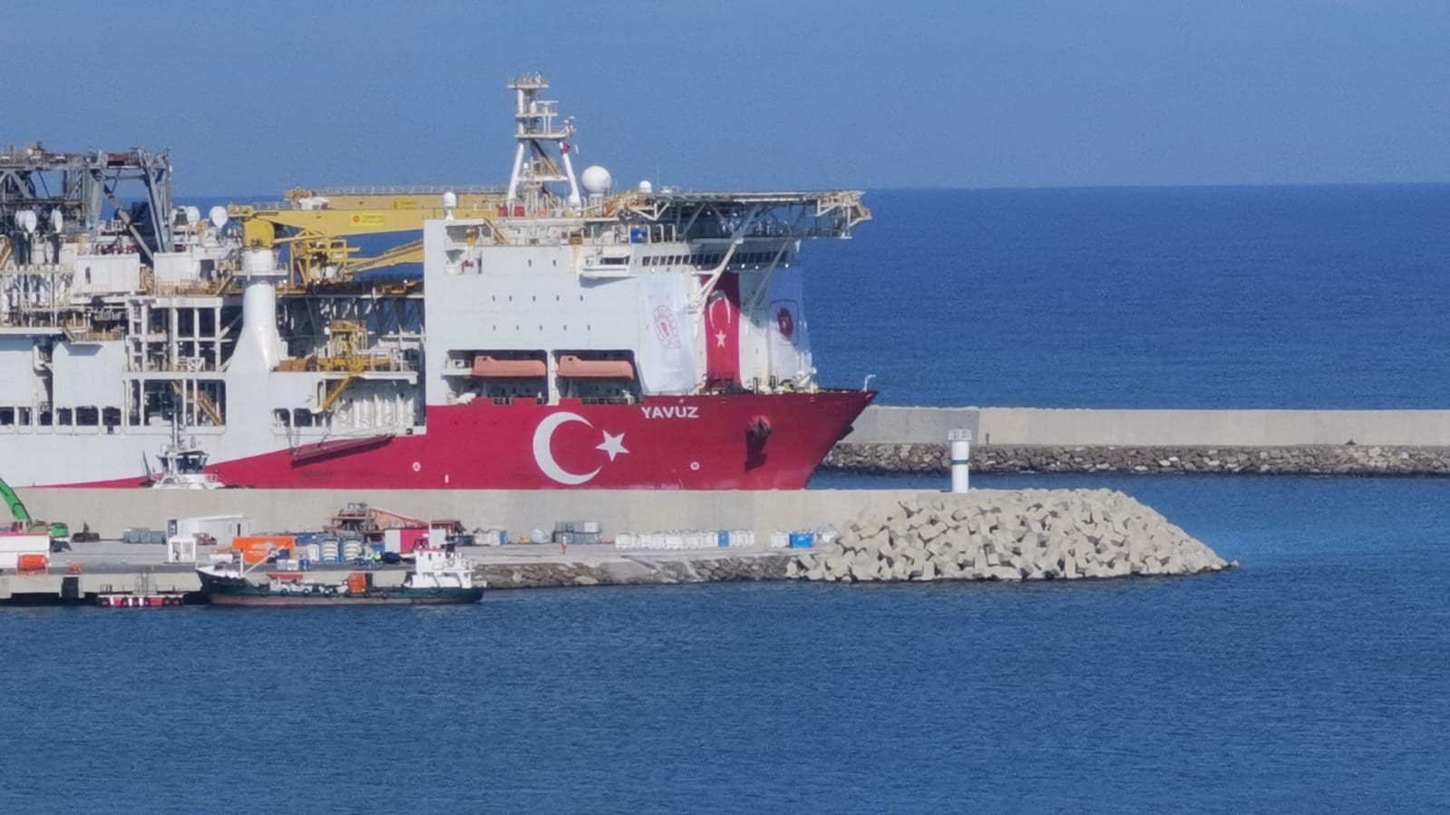 2021/10/yavuz-sondaj-gemisi-karadenizdeki-gorevi-icin-filyos-limanina-ulasti-20211007AW43-4.jpg