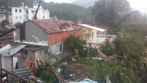 Antalya'da şiddetli fırtına ve hortum