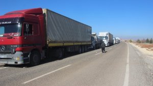Çobanbey Gümrük Kapısı'nda 5 kilometrelik tır kuyruğu