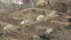 Eski NATO üssündeki askeri hangarlar için 'Hobbit' evi önerisi