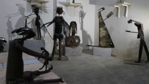 İranlı Heykeltıraş Seywan Saedian hurdaları sanat eserine dönüştürüyor