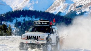 Karadenizli Off-Roadcılar, 'Yaylalarımız güvenli, istersen bizimle gel' sloganı ile yaylalara akın ediyorlar
