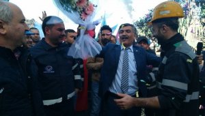 Metal işçileri %25 zammı konfeti patlatarak kutladı