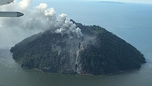 Papua Yeni Gine'de volkanik patlama nedeniyle ada boşaltıldı