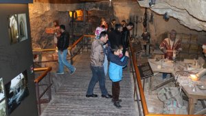 Savaş müzesine yoğun ilgi
