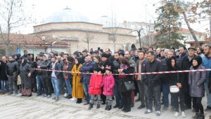 Trabzonlular 1 ton ücretsiz hamsi dağıttı