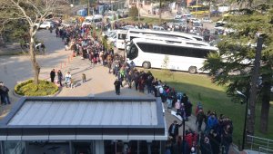 Uludağ'a çıkmak için 2 bin kişi teleferikte kuyruğa girdi