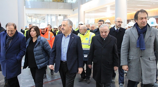 Bakan Arslan, 3. havalimanını havadan inceledi