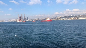 Dev petrol platformu yeniden İstanbul Boğazı'nda