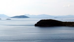 Türkiye, Kardak'ın gözetleneceği adaya ilk kazmayı vurdu