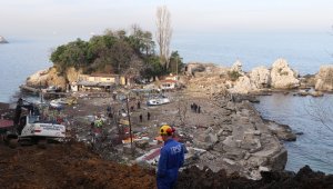 Zonguldak'ta kıyı kenar çizgisindeki yapıların yıkımına başlandı