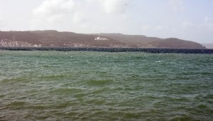 Çanakkale Boğazı'nın rengi değişti