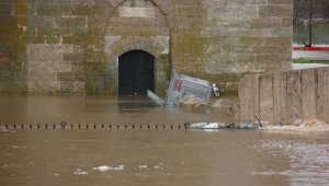 Edirne'de Tunca Nehri 'kırmızı alarm' seviyesine yükseldi