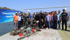 Dalgıçlar Küçükbük koyunu temizledi