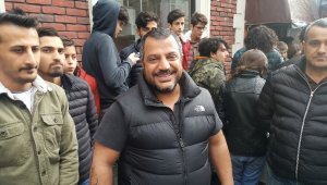 Doğum gününü 'Dünya Midye Günü' ilan eden midyeci, 8,5 ton midye dağıttı
