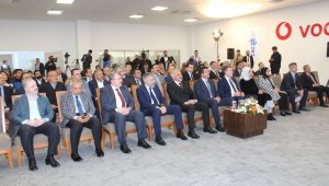 Ekonomi Bakanı Zeybekci: "Ya bu dalganın üzerine çıkıp sörf yapacağız ya da o dalganın altında kalacağız"