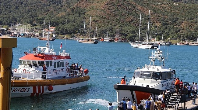 Fethiye'de su alan teknedeki 71 öğrenci kurtarıldı