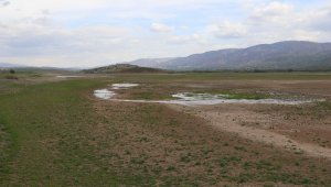 Göl, sular çekilince ovaya dönüştü
