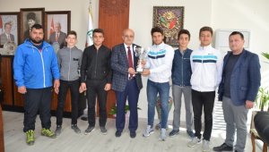 İznik Kürek Takımı başarıya doymuyor