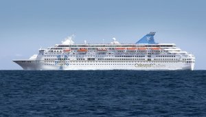 Kuşadası'na sezonun ilk gemisi geldi