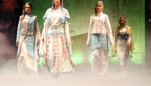 Feretiko bezinden 2 yılda yapılan ürünleri ünlü mankenler tanıttı