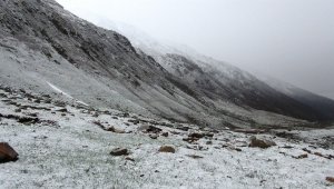 Rize'de Mayıs ayının ortasında kar sürprizi