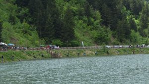 Uzungöl'de balık tutma yarışması
