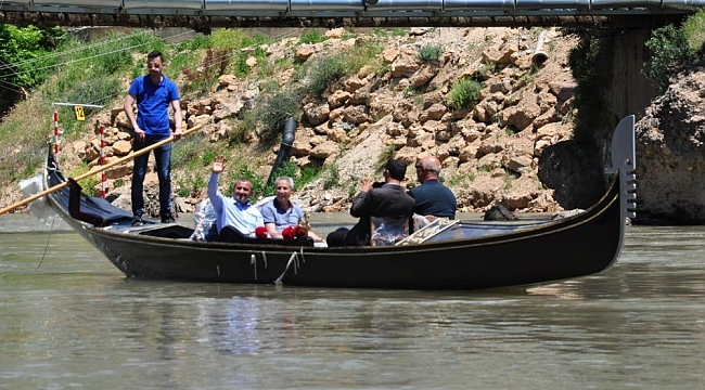 Tabuları yıkan vali Tunceli'yi "Venedik"e çevirdi