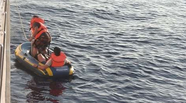 Kuşadası Körfezi'nde 28'i çocuk 53 kaçak göçmen yakalandı