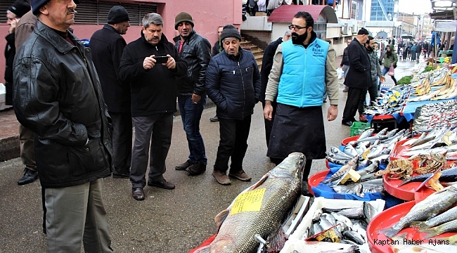 Bu kez de 1 metre 64 santimlik 84 kilo turna yakalandı