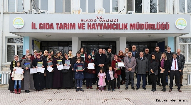 Kadınlar,akvaryumda balık üreterek ekonomiye katkı sağlayacak