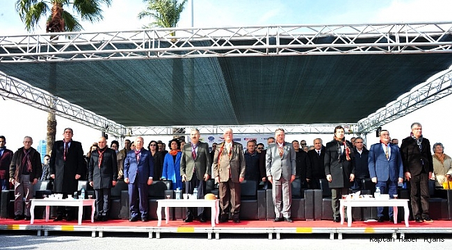İzmir'de Hamsi Şöleni'nde 10 ton hamsi dağıtıldı
