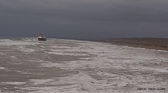 Karadeniz'de FEHN LYRA isimli gemi karaya oturdu