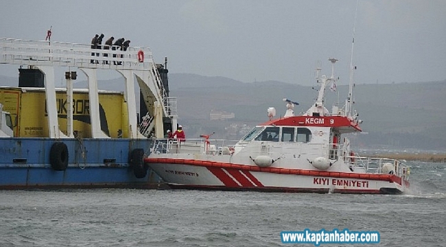 Çanakkale'de karaya oturan feribottan 4 yolcu tahliye edildi