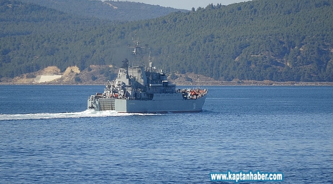 Rus savaş gemisi Çanakkale Boğazı'ndan geçti