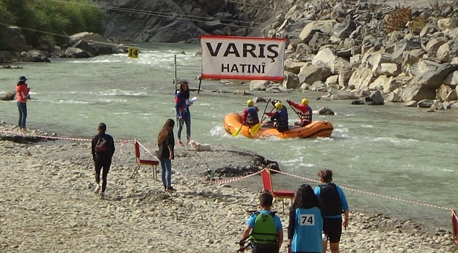 Hakkari'de düzenlenen "Türkiye Rafting Şampiyonası" sona erdi