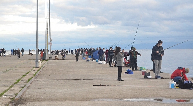 Sinop'ta amatör balıkçıların yüzü güldü