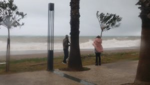 Antalya'da yarın için kuvvetli fırtına uyarısı
