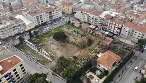 Antik şehirle modern şehir iç içe