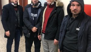 İtalya'ya kaçmak isteyen 4 kişi limandaki konteynerde yakalandı