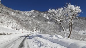 Kar kalınlığı 2 metreyi bulan Macahel bölgesinin yolu açıldı