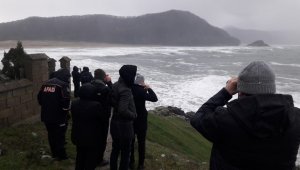 Karadeniz'de batan geminin kayıp 3 mürettebatı için arama çalışmaları sürüyor