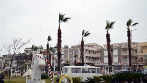 Meteoroloji'den Aydın'a kuvvetli rüzgar ve fırtına uyarısı