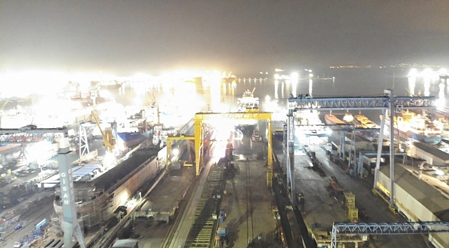 Tuzla'da tersaneler bölgesinde korkutan gemi yangını