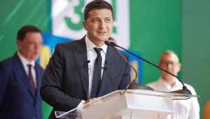 Ukrayna Devlet Başkanı Zelenskiy: "Karantina bitti, aşılama şubatta başlıyor"