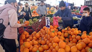 Aşırı sıcaklar Antalya'nın dünyaca ünlü portakalını üç kat büyüttü