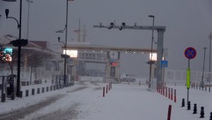 Çanakkale Boğazı 23 saat sonra gemi trafiğine açıldı