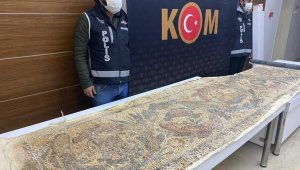 İstanbul'da Roma dönemine ait 3 metre uzunluğunda mozaik ele geçirildi