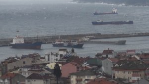 Karadeniz'de dev dalgalar oluştu