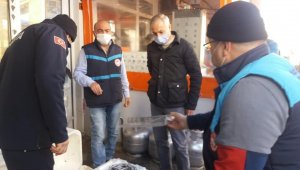 Osmaneli de balık tezgâhlarına sıkı denetim